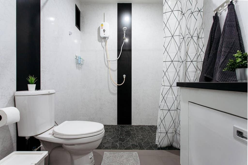 Apartamento P4 Silom Large 2Beds Full Kitchen Wifi 4-6Pax Bangkok Exterior foto