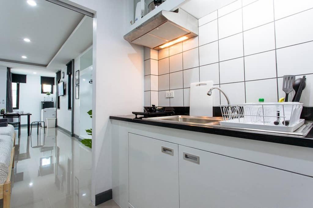 Apartamento P4 Silom Large 2Beds Full Kitchen Wifi 4-6Pax Bangkok Exterior foto